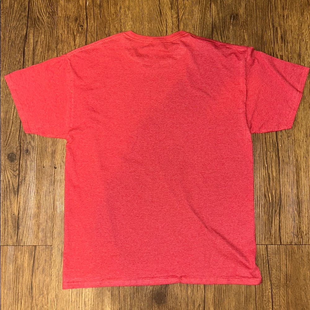 Elvis Presley Red Graphic T-Shirt - Picture 3 of 3